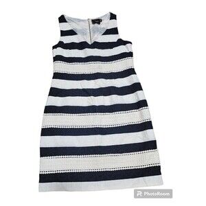 Just Taylor Just TaylorClassic and Timeless Black and lvory Striped V-Neck 4